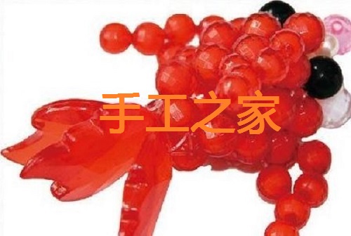 5月10日，在家兼職手工活，帶回家做的手工項(xiàng)目，在手工之家，為什么大家的收入有時差別那么大？圖為勵志珠珠繡串珠手工產(chǎn)品剪影