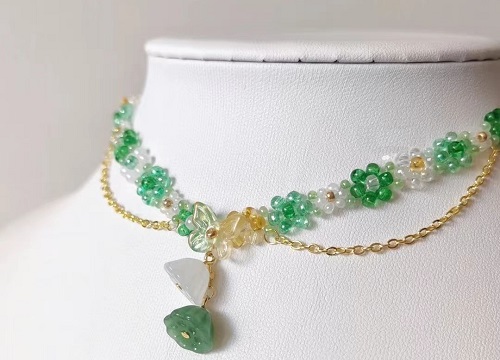 6月15日，手工活外發(fā)加工可靠嗎，靈活就業(yè)創(chuàng)業(yè)，飾品加工廠，在手工之家，為什么非常重視創(chuàng)新，圖為勵志珠珠繡串珠手工產(chǎn)品剪影