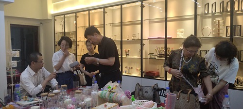 全心用手工助力，給殘疾人朋友一個(gè)新天地------記手工之家的串珠純手工項(xiàng)目受邀參加“百萬殘疾人居家創(chuàng)業(yè)工程”