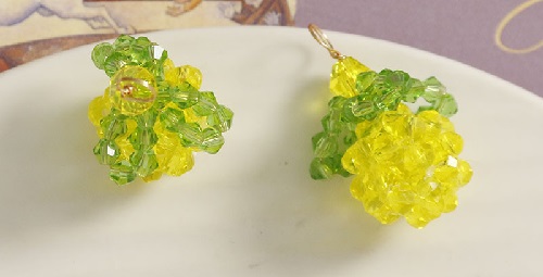 7月14日，手工活兼職招聘信息，居家靈活就業(yè)副業(yè)，開飾品加工廠，合作手工之家的服務(wù)內(nèi)容是什么，圖為串珠米珠繡手工產(chǎn)品剪影