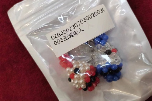 2月20日，手工兼職在家做，拿回家做的手工副業(yè)，開飾品加工廠，手工之家努力讓每一個合作人員都有好收入，圖為串珠米珠繡手工產(chǎn)品剪影