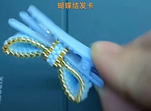 4月17日，手工活外發(fā)加工正規(guī)廠家，純手工加工串珠，開飾品加工廠，與手工之家合作，就是放心，圖為飾品類串珠純手工產(chǎn)品剪影