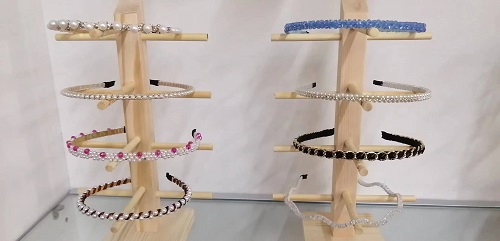 7月9日，手工活拿回家做在哪里找，外發(fā)加工接單平臺(tái)，在家做手工，開手工加工廠，在手工之家，創(chuàng)新不僅全面而且始終堅(jiān)持，圖為串珠米珠繡純手工產(chǎn)品剪影