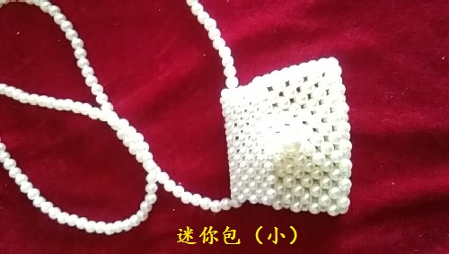 8月17日，可在家做的兼職手工活，想接正規(guī)廠家手工項(xiàng)目,做手工傳承官，在手工之家，重合作、重服務(wù)，圖為串珠米珠繡純手工產(chǎn)品剪影