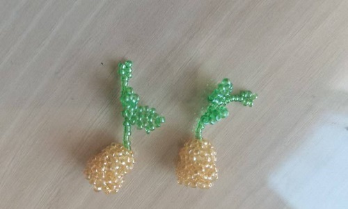 1月12日，手工兼職在家做，拿回家做的手工副業(yè)創(chuàng)業(yè)，微創(chuàng)業(yè)做手工傳承官，選擇手工之家，因為這里創(chuàng)新、誠信，圖為串珠米珠繡手工產(chǎn)品剪影