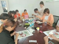 重管理，抓質(zhì)量，講效率，珠繡手工工作室越做越大