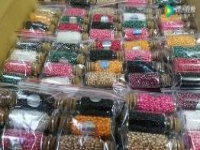拿回家做的純手工，小小珠繡產(chǎn)品豐富多樣，讓人喜歡