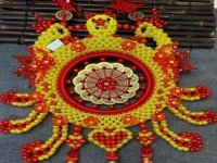4月3日，手工加工回收項目，居家靈活就業(yè)創(chuàng)業(yè)好副業(yè)，手工之家的服務(wù)好是指哪些方面，圖為勵志珠珠繡串珠手工產(chǎn)品剪影