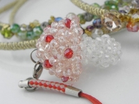 4月14日，靈活就業(yè)手工項目，居家手工好副業(yè)，在手工之家成長收獲，源于大家的認同和努力，圖為勵志珠珠繡串珠手工產(chǎn)品剪影