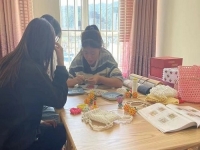 農(nóng)村手工活外發(fā)加工，串珠純手工項(xiàng)目能做還能賣(mài)