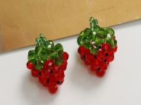 1月1日，新年新開始，手工活外發(fā)一手貨源，在家做手工掙錢，靈活就業(yè)創(chuàng)業(yè)開飾品加工廠，在手工之家，加工和銷售都能掙錢，圖為飾品類串珠純手工產(chǎn)品剪影