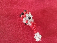 6月28日，正規(guī)手工活接單平臺(tái)，手工加工回收項(xiàng)目，開手工加工廠，手工之家重服務(wù)、重合作，圖為串珠米珠繡純手工產(chǎn)品剪影