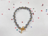 9月25日，在家就能賺錢(qián)的工作，兼職手工在家可做，輕資產(chǎn)創(chuàng)業(yè)的手工，做手工傳承官，在手工之家，堅(jiān)守和實(shí)事求是地創(chuàng)新，成就純手工事業(yè)，圖為串珠米珠繡手工材料剪影