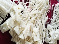 8月14日，在家里就能賺錢的工作，正規(guī)手工靈活就業(yè)，做手工傳承官，良好的服務(wù)讓手工之家和純手工成為大家的選擇，圖為串珠米珠繡純手工產(chǎn)品剪影