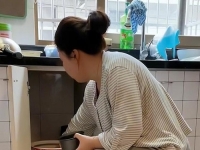 一起養(yǎng)活一家人，靈活就業(yè)創(chuàng)業(yè)的家庭婦女寶媽?zhuān)诩易鍪止鞒泄僖粯訏赍X(qián)