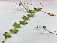 9月7日，手工活拿回家做在哪里找，靈活就業(yè)創(chuàng)業(yè)，做手工傳承官，在手工之家，了解清楚是合作的基礎(chǔ)，圖為串珠米珠繡純手工產(chǎn)品剪影