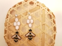 串珠米珠繡純手工產(chǎn)品展示，精美精致的飾品類(lèi)手工之耳釘