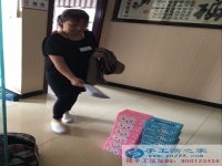 在農(nóng)村有什么代加工手工活嗎？2016年9月3日手工活之家客戶來送紙抽盒作品了！