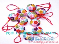 城里的人鄉(xiāng)下的人，都愛串珠繡 業(yè)余兼職手工活賺錢增收，在家賺錢的手工活
