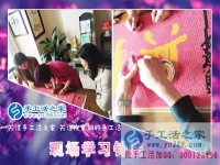 湖北武漢魏女士找到正規(guī)供料的手工活，白天上班晚上兼職手工活掙錢