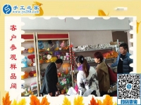 11月7日，正規(guī)手工活外發(fā)加工，正規(guī)供料的手工活，是指這里沒有押金的手工活，手工之家接待考察加工客戶剪影