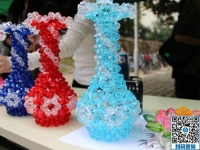 做好一個(gè)全職媽媽?zhuān)瑥V西百色陸女士除了照顧家還做珠繡串珠外發(fā)手工活掙錢(qián)