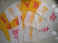暑假里自由安排時間的掙錢方法，廣東信宜張女士選擇珠繡可以在家做的手工活