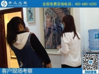 10月21日，手工活外發(fā)回收，都能在家掙錢的手工活，選擇這里的人太多了，手工之家接待考察合作加工客戶剪影