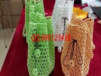 2月4日，把手工活拿回家做，服務(wù)完善的手工之家是大家的選擇，珠繡純手工珠包實(shí)拍