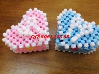 4月27日，實(shí)地考察，找到了正規(guī)廠家的手工活，可以帶回家做的手工活要先確定合作企業(yè)正規(guī)可靠，圖為勵(lì)志珠珠繡串珠手工產(chǎn)品實(shí)拍