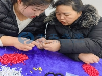 在家接手工活做，選擇這個(gè)串珠加工手工活項(xiàng)目讓人放心