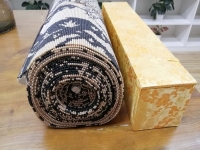 把手工加工項(xiàng)目領(lǐng)回家做，許多人實(shí)現(xiàn)靈活就業(yè)