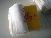農(nóng)村婦女愛上串珠手工活，靠勤勞雙手增收
